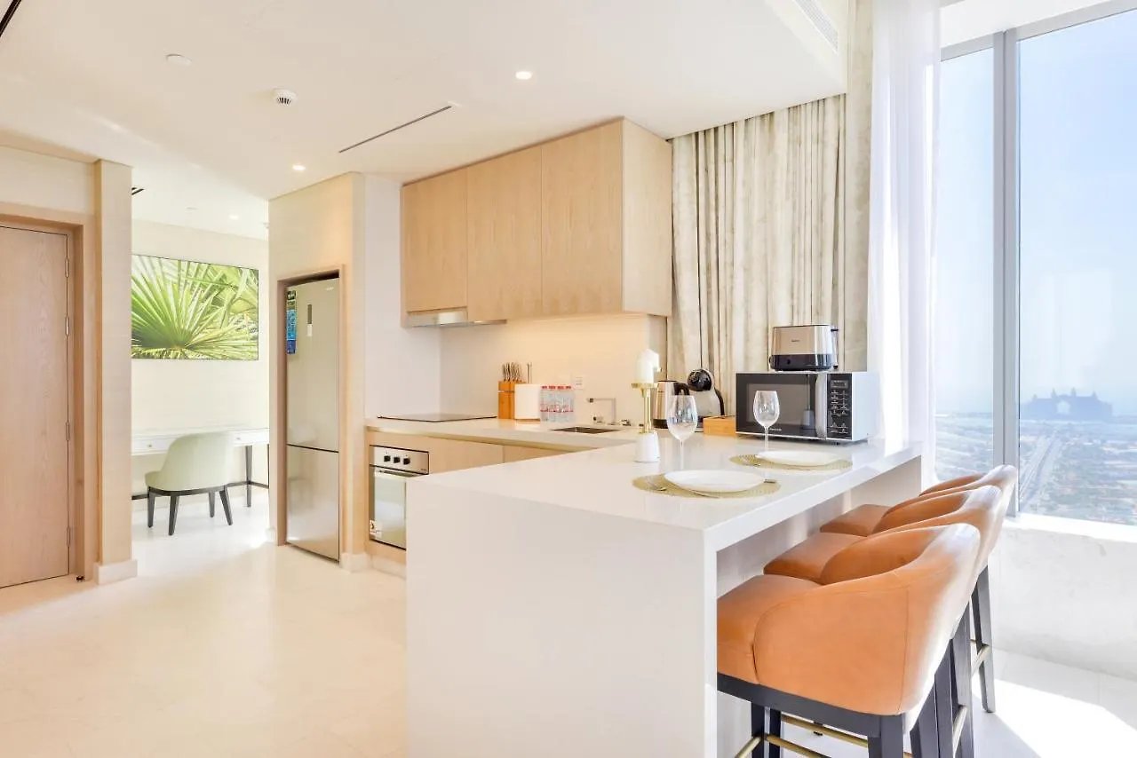 Ultra Luxury Palm Tower With Shared Hotel Facilities Dubai