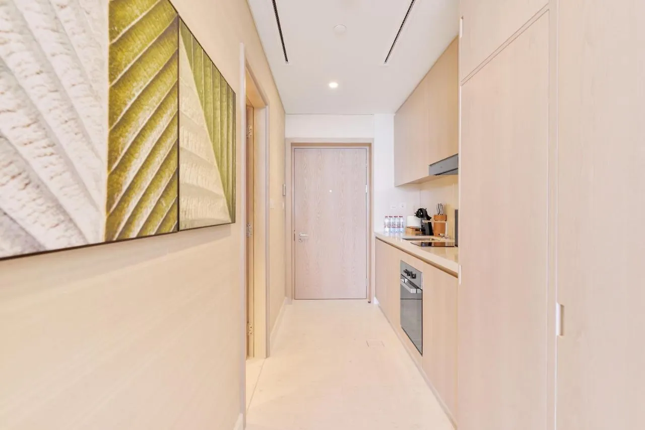 Ultra Luxury Palm Tower With Shared Hotel Facilities Dubai