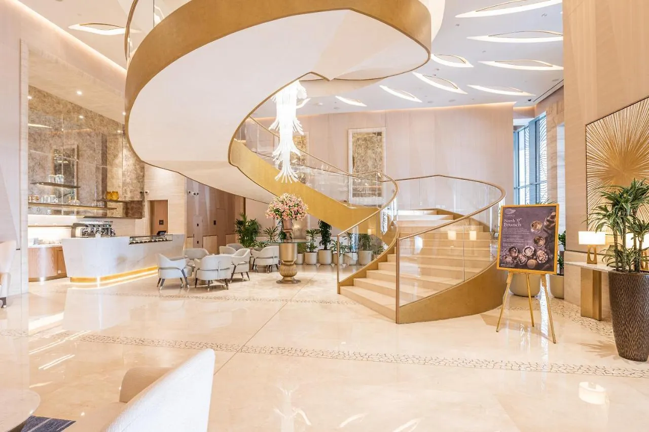 Ultra Luxury Palm Tower With Shared Hotel Facilities Dubai United Arab Emirates