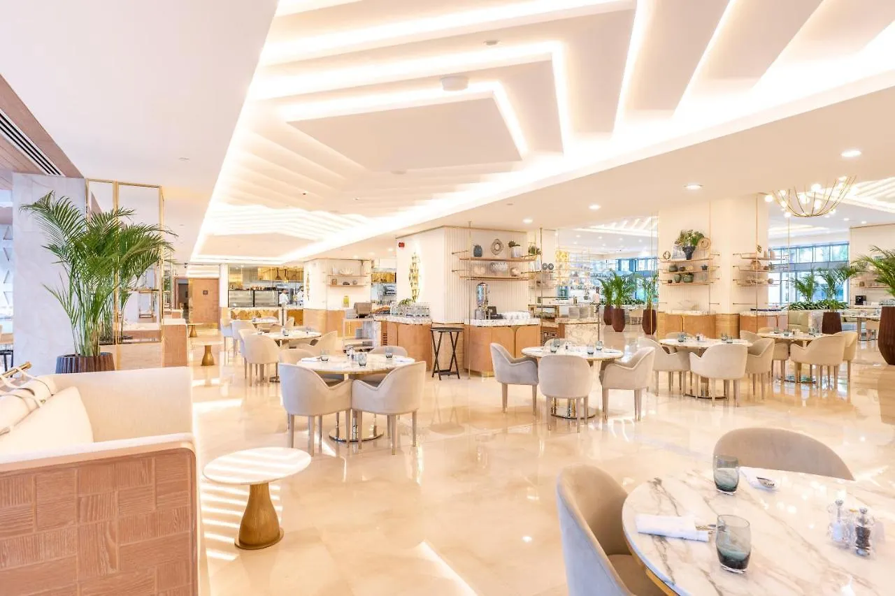 Ultra Luxury Palm Tower With Shared Hotel Facilities Dubai
