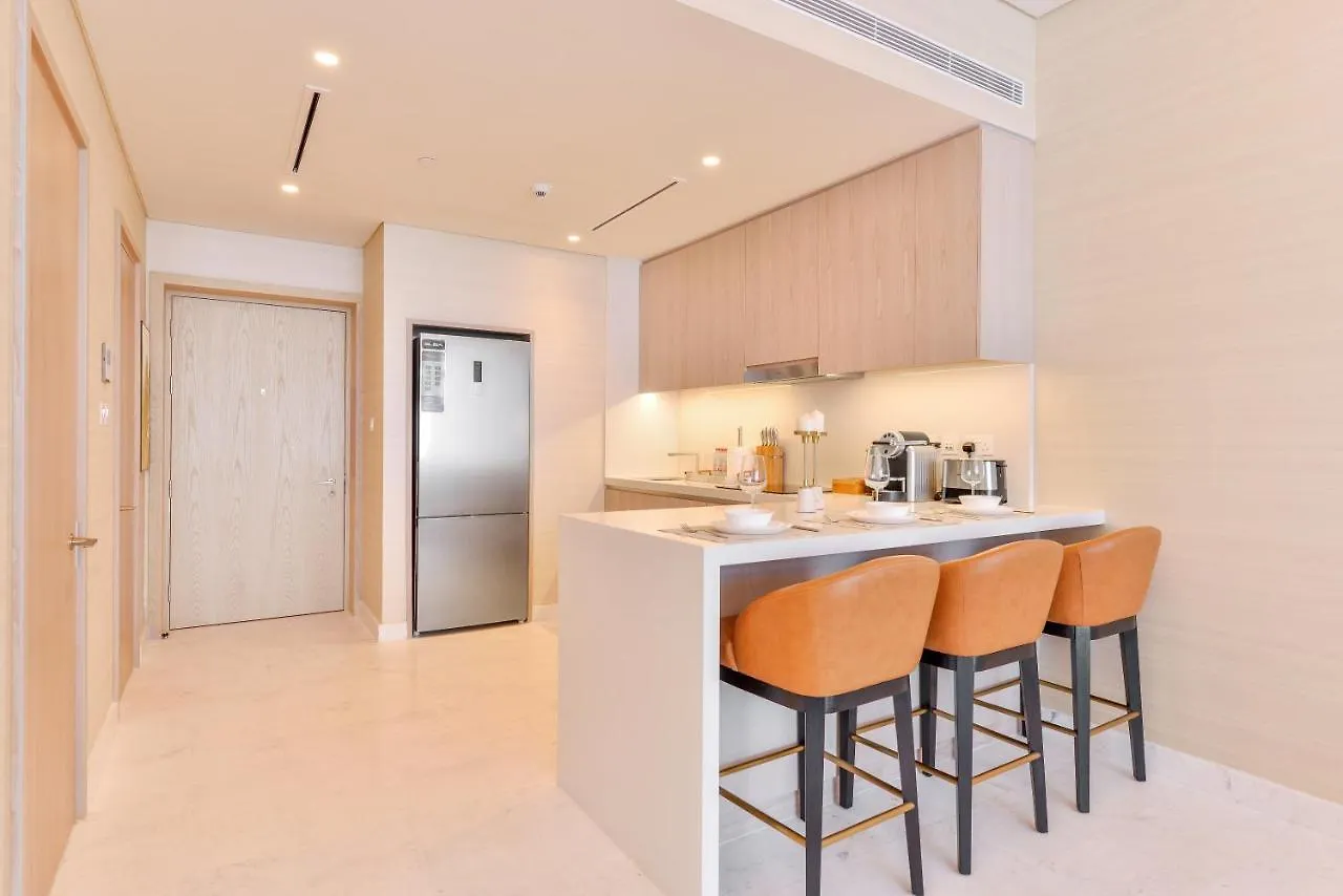 ***** Aparthotel Ultra Luxury Palm Tower With Shared Hotel Facilities Dubai United Arab Emirates