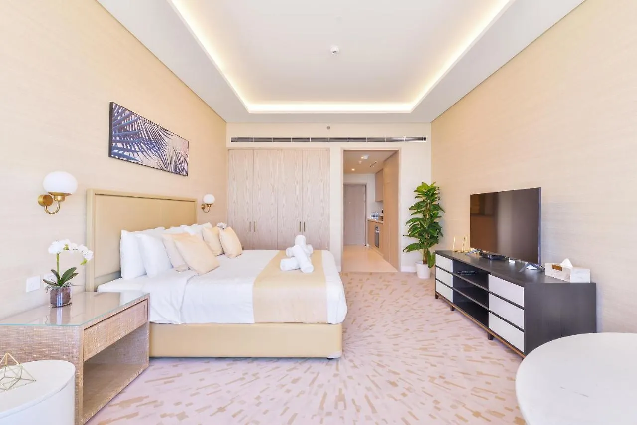 ***** Aparthotel Ultra Luxury Palm Tower With Shared Hotel Facilities Dubai United Arab Emirates