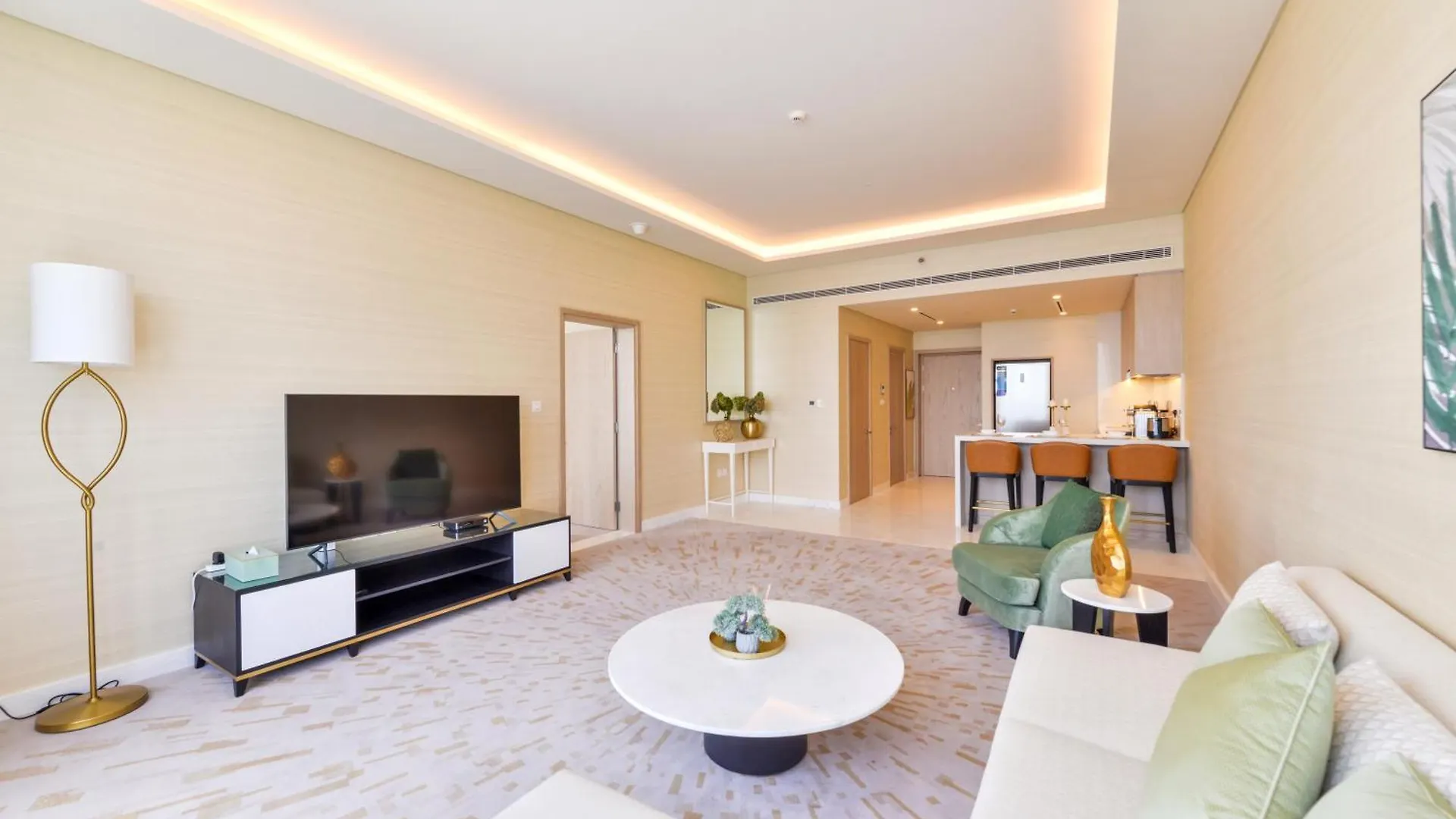 Ultra Luxury Palm Tower With Shared Hotel Facilities Dubai