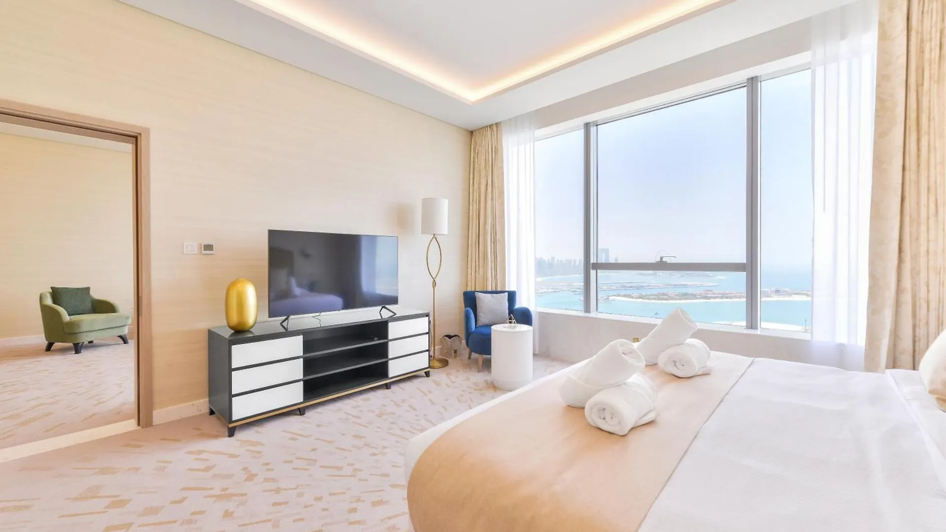Ultra Luxury Palm Tower With Shared Hotel Facilities Dubai United Arab Emirates