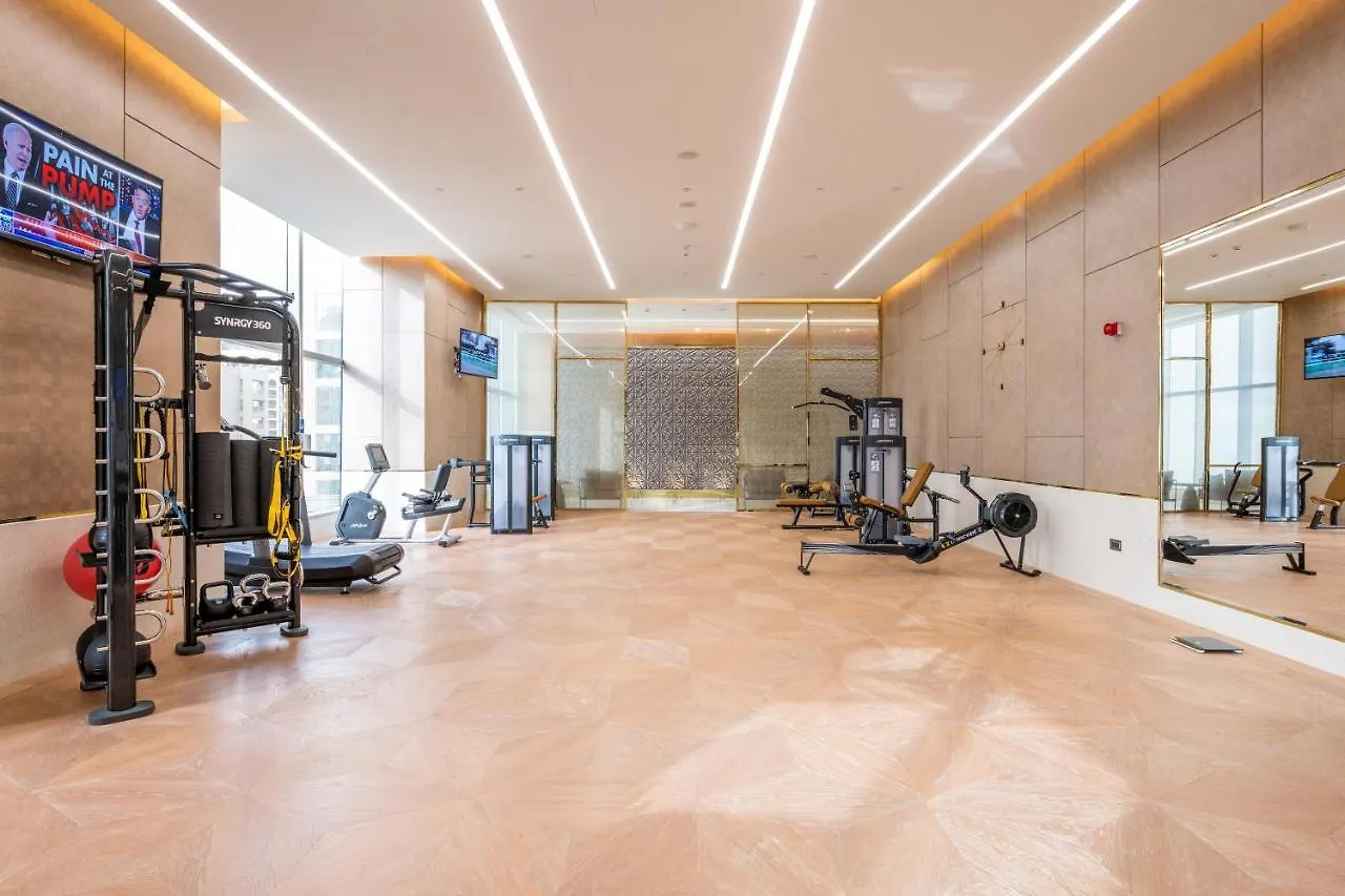 Ultra Luxury Palm Tower With Shared Hotel Facilities Dubai
