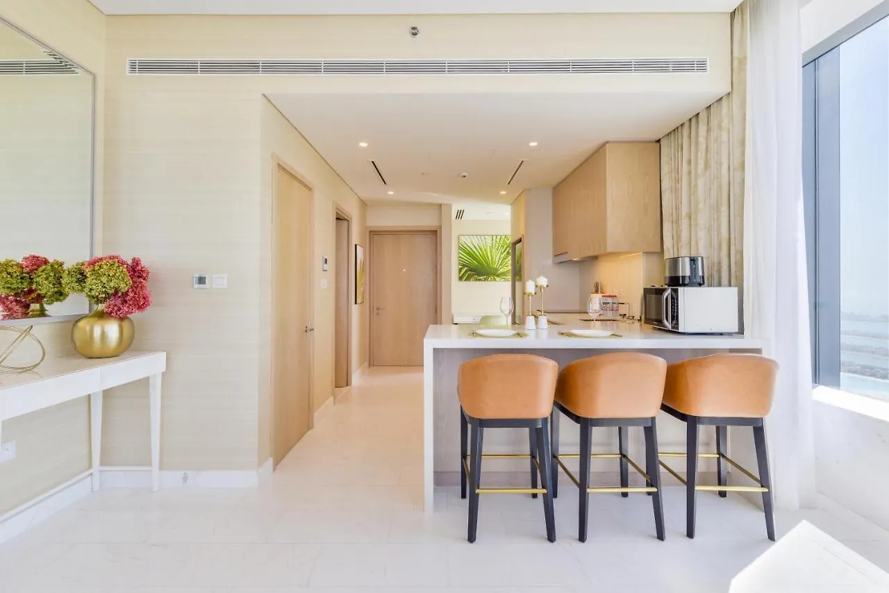 Ultra Luxury Palm Tower With Shared Hotel Facilities Dubai Aparthotel