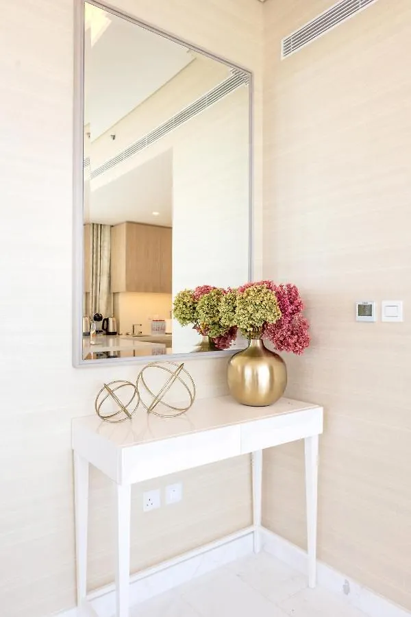 Ultra Luxury Palm Tower With Shared Hotel Facilities Dubai Aparthotel